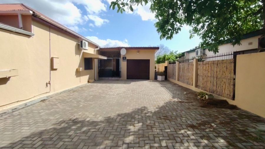 3 Bedroom Property for Sale in De Zoete Inval Western Cape